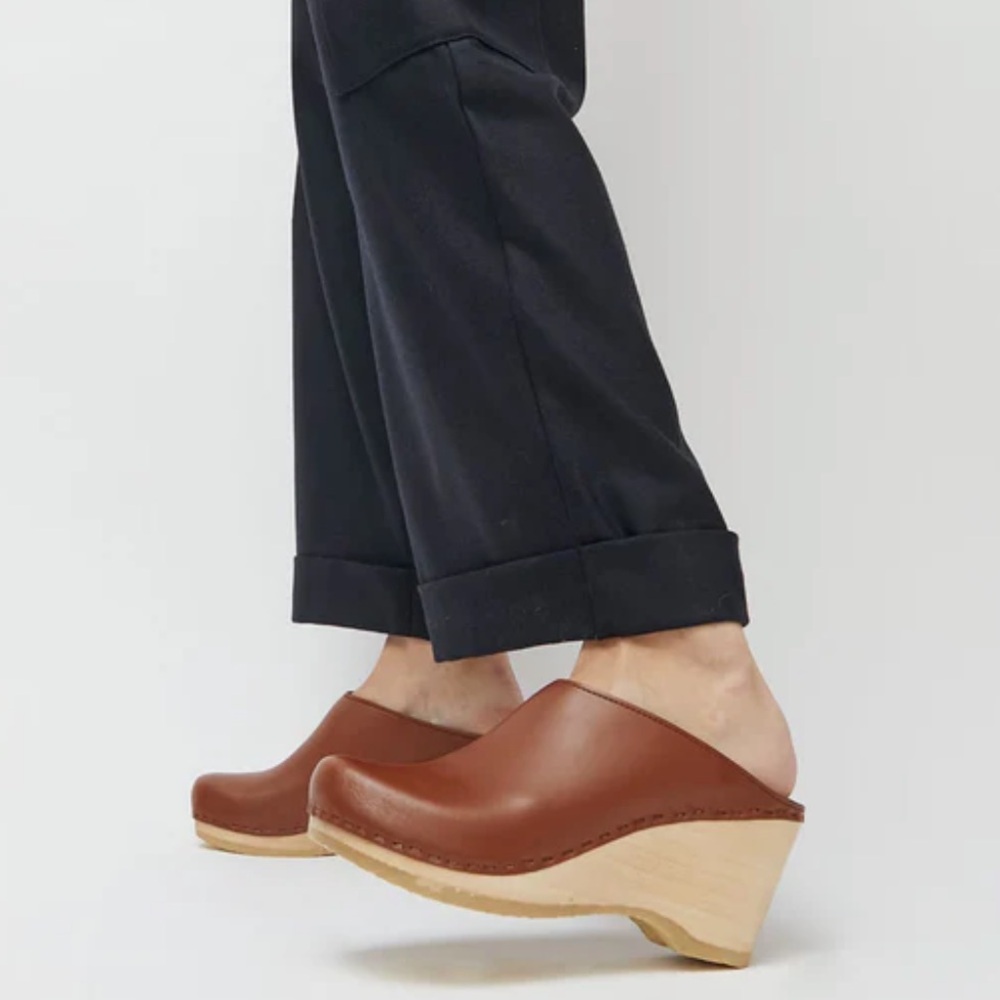 NO.6 New School Clog Wedge Bundle - Picture 10 of 11